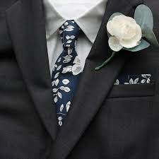 Cravate florale skinny bleu foncé Casey Cravate pour hommes marine Cravate des mariés Mariages bleus Carré de poche Ensemble de cravates - Etsy France